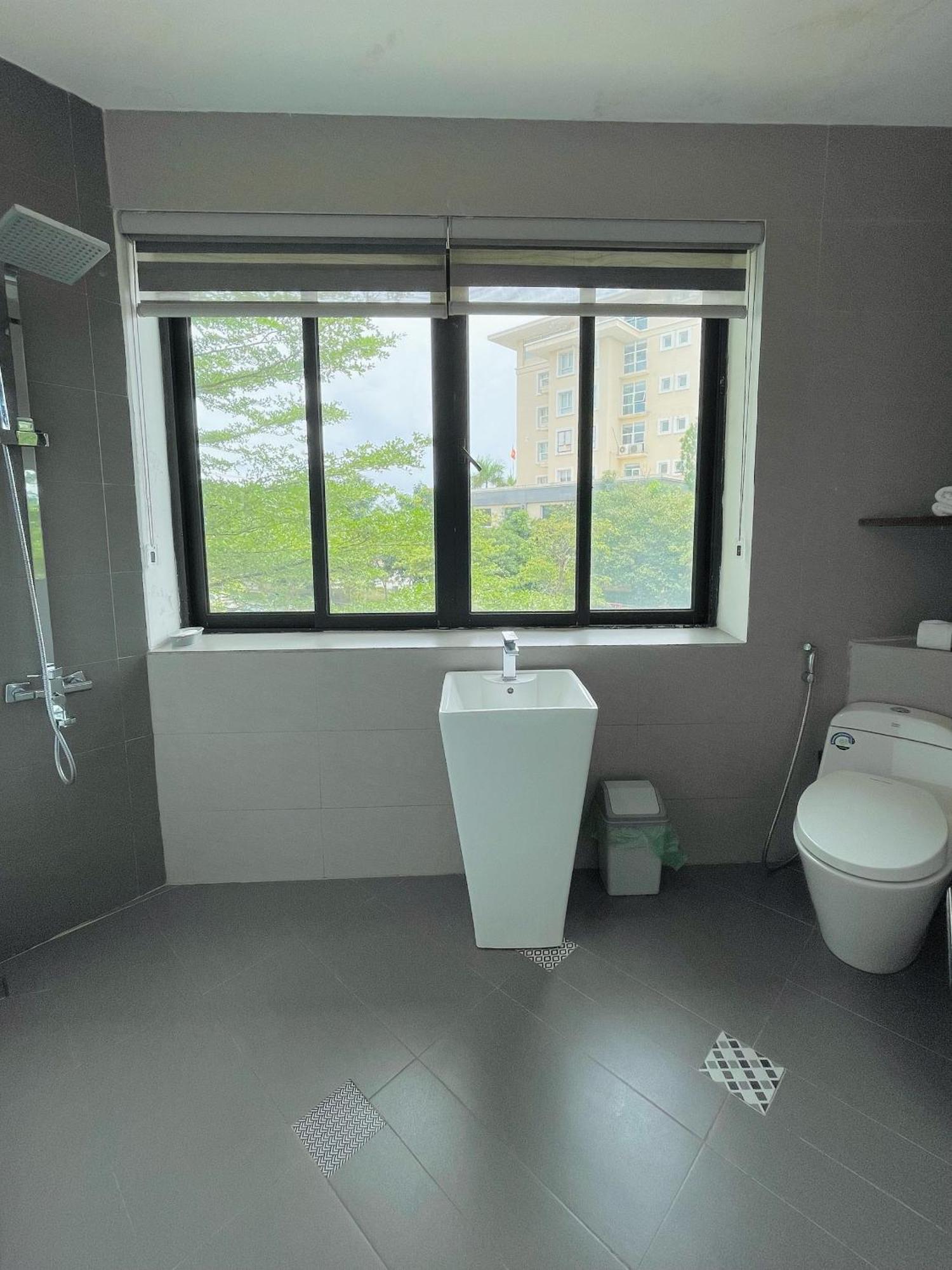 Soleil Hostel Hue Bagian luar foto
